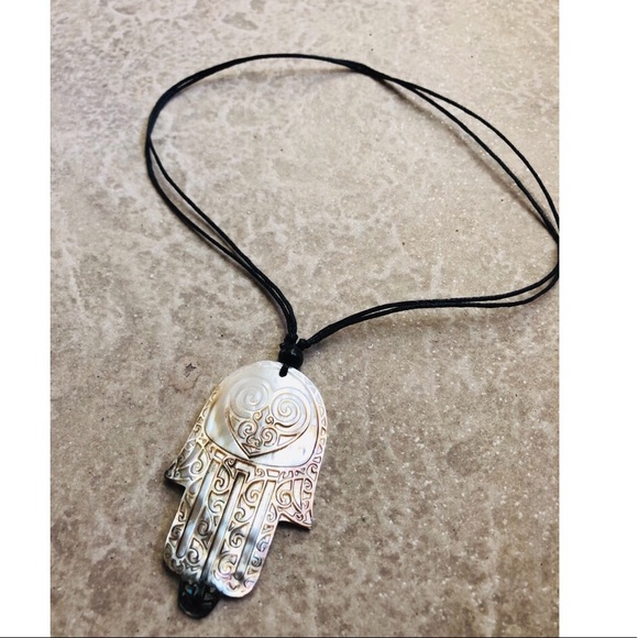 handmade Jewelry - Hold! Gorgeous hamsa nautilus filigree Carved Pend